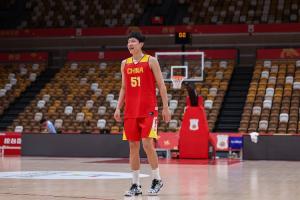 中国男篮集训名单：杨瀚森在列 王俊杰&李弘权&庞峥麟入选